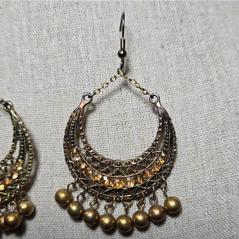 Vintage dangling boho style stone earrings gold tone